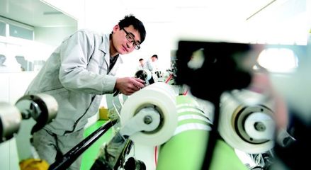 從“制造”到“創造” 邯鄲納米材料研發的智造之路